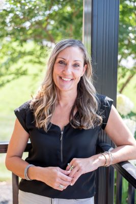 Renee Reed customer account executive profile headshot